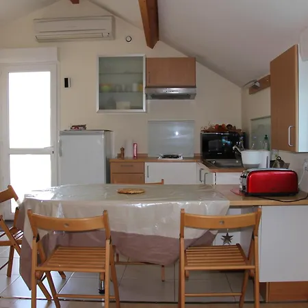 Meuble 2* Climatise Dans Un Quartier Calme דיז'ון