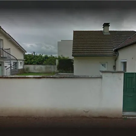 Meuble 2* Climatise Dans Un Quartier Calme *