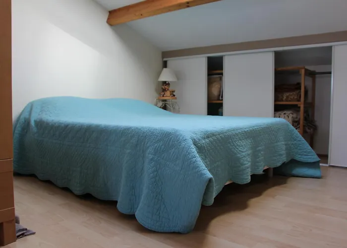 Meuble 2* Climatise Dans Un Quartier Calme *