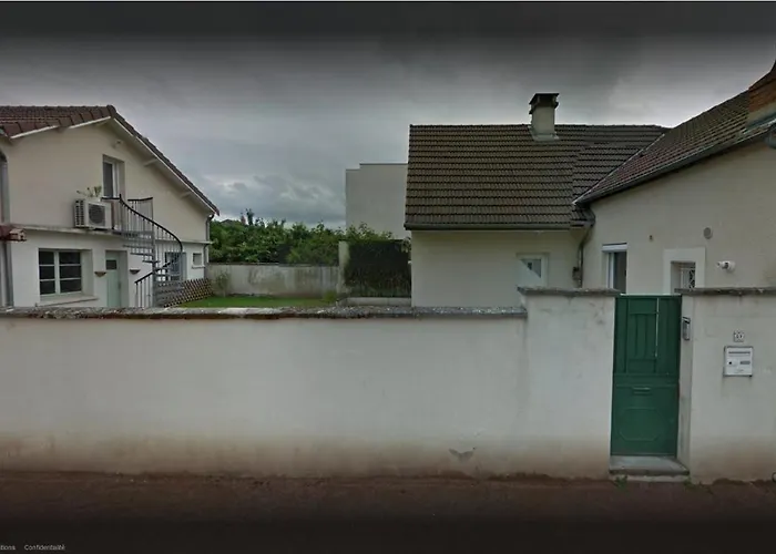 Meuble 2* Climatise Dans Un Quartier Calme *